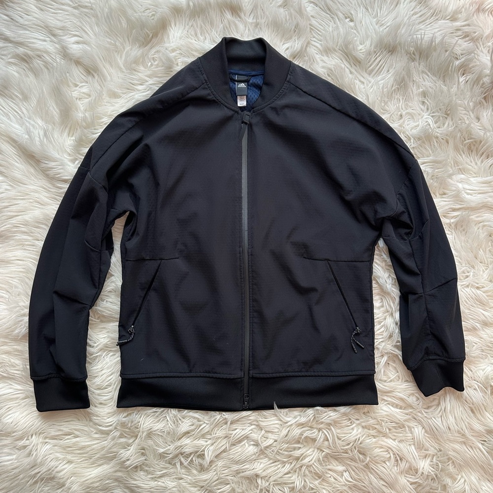 Women’s short style, Adidas, lightweight jacket size large